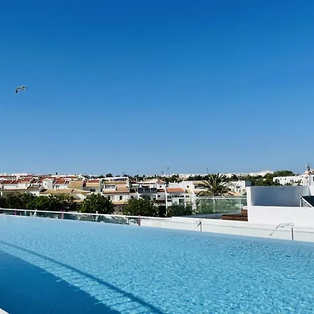 Prime - Shared Pool - 6 Guests - דירה
